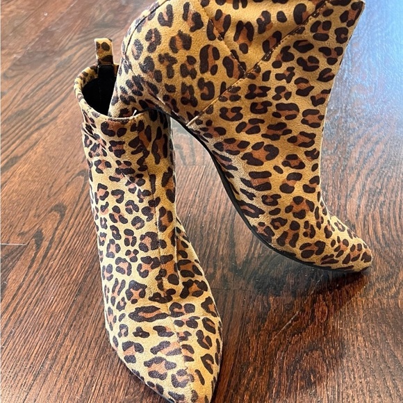 BC-Born in California-Vegan Leopard Print Ankle Boots - Size 7.5 - Picture 6 of 11